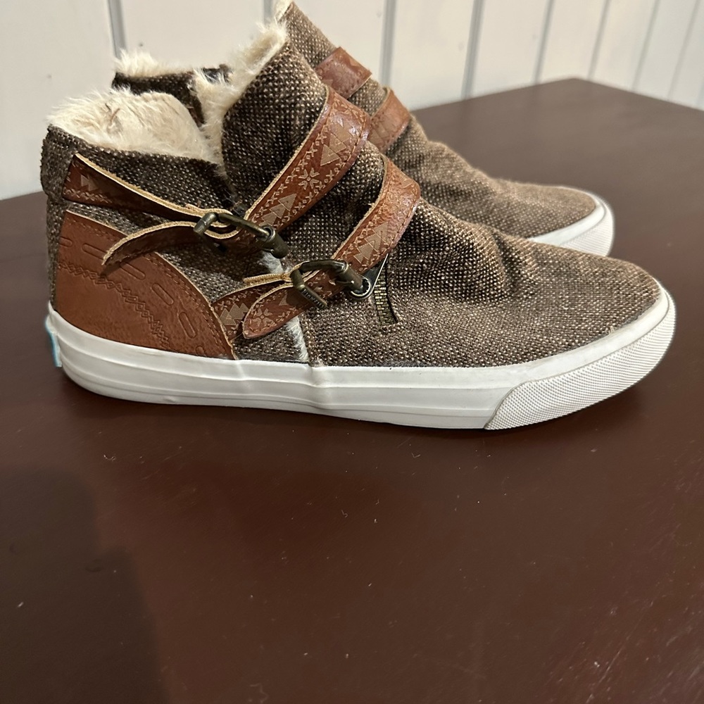 Blowfish Booties